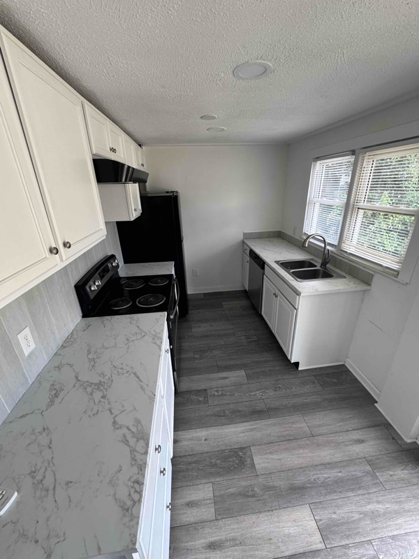 Photo - 261 Linden Ave SW