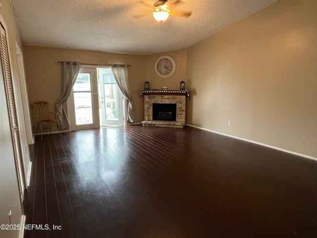 Photo - 636 Aquatic Dr