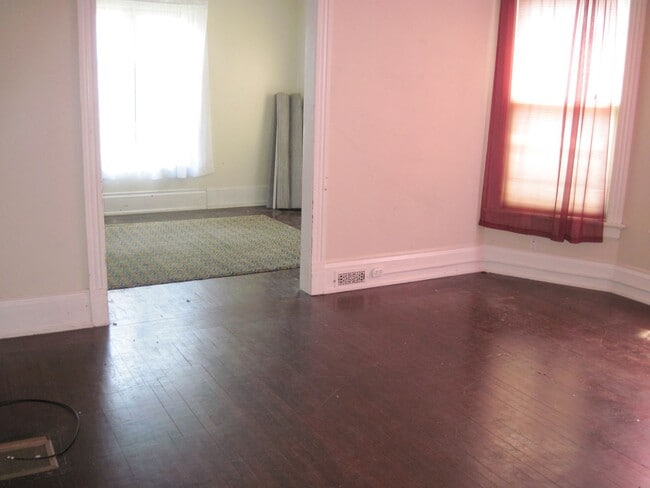 Photo - 2609 N Maryland Ave Unidad Lower