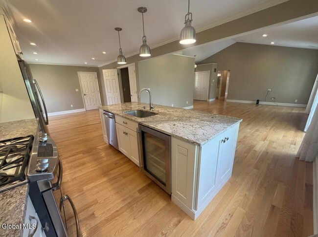 Photo - 53 Huntleigh Dr