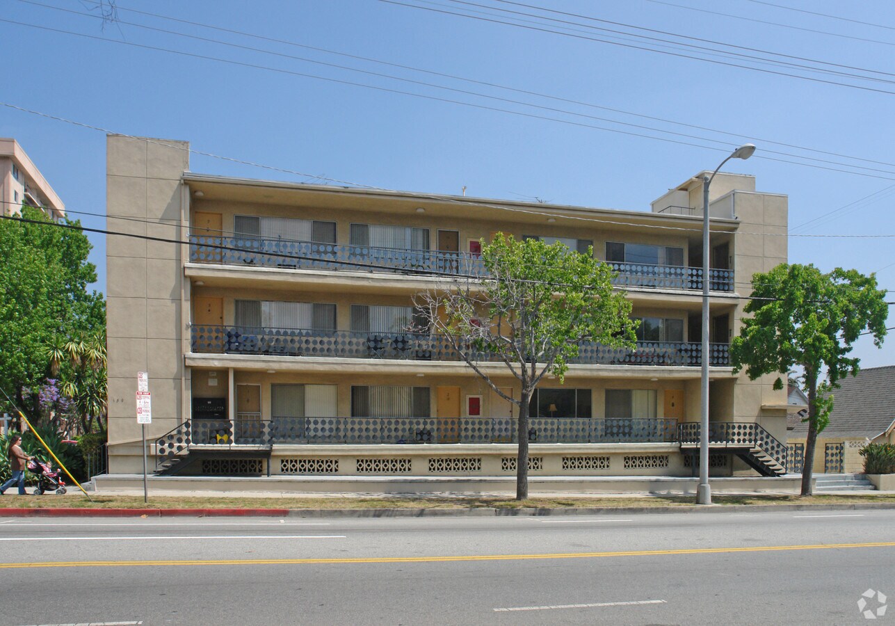 Doheny East Apartments - Doheny East Apartments