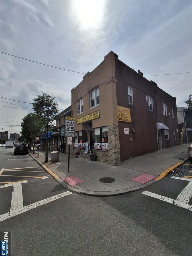 Photo - 189 Anderson Ave Unidad 189 Rental