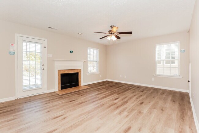 2805 Windcrest Tr