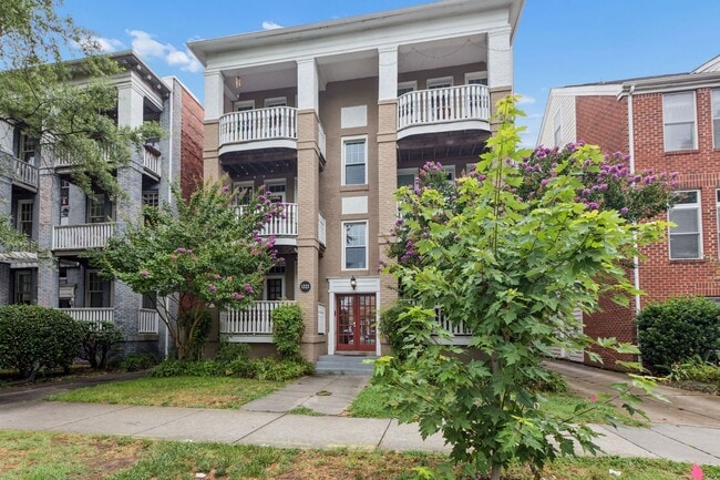 Building Photo - Beautiful Ghent Condo for Rent !
