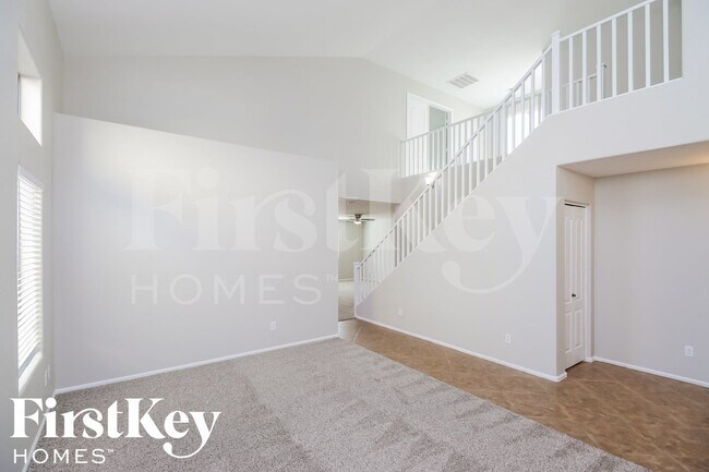 Photo - 343 W Hereford Dr