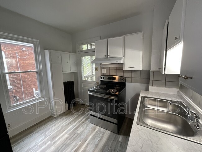 Photo - 142 W Jackson St