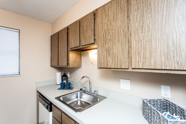Wake Robin Apartments