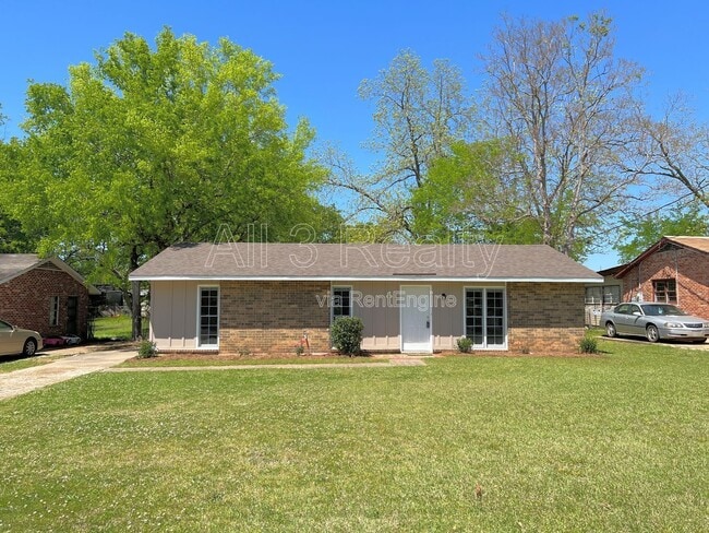 Building Photo - 641 Groveland Dr