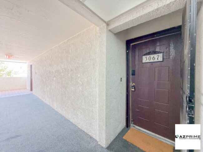 Photo - Stunning Fully-Furnished 2/2 Glendale Cond...