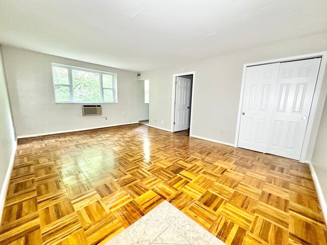 Hardwood Living Room - Waldorf Park Apartments