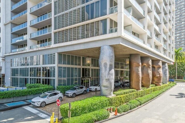 Photo - 485 Brickell Ave Unit 3704