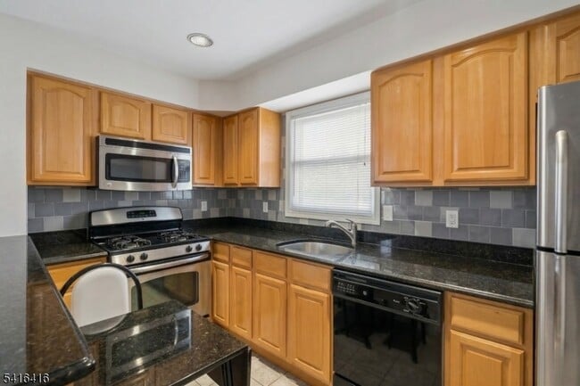 Photo - 382 Morris Ave Unit A-2