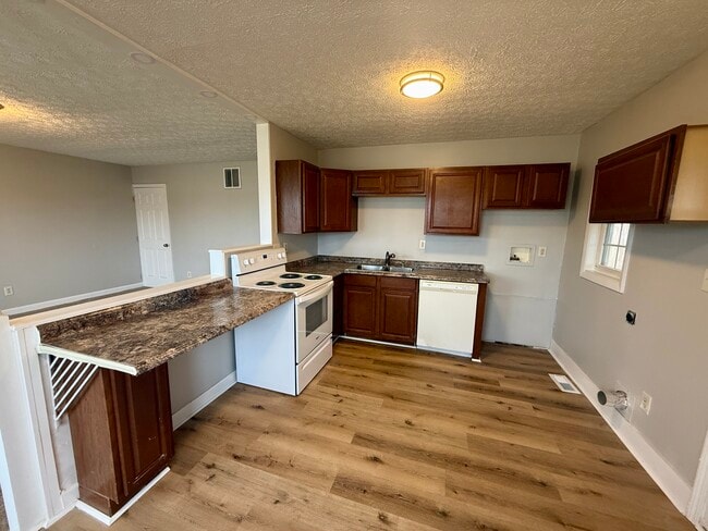 Photo - 1658 Frank Rd Unidad 1658