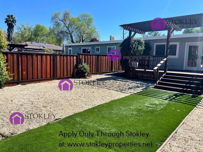 Photo - 1692 Oak Park Blvd