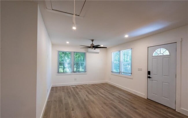 Photo - 3822 Bakers Ferry Rd SW