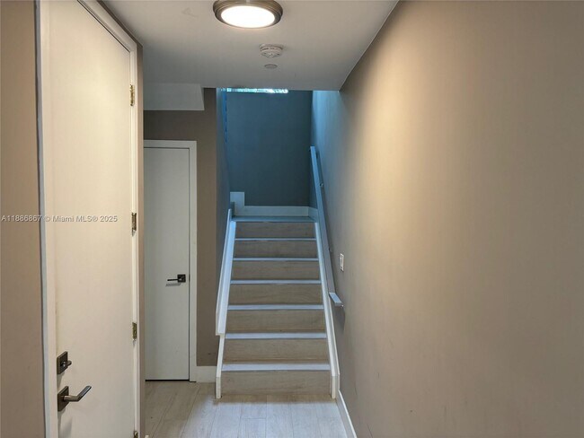 Photo - 630 NE 12th Ave