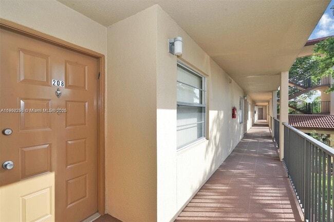Building Photo - 1251 SW 125th Ave Unit 208T