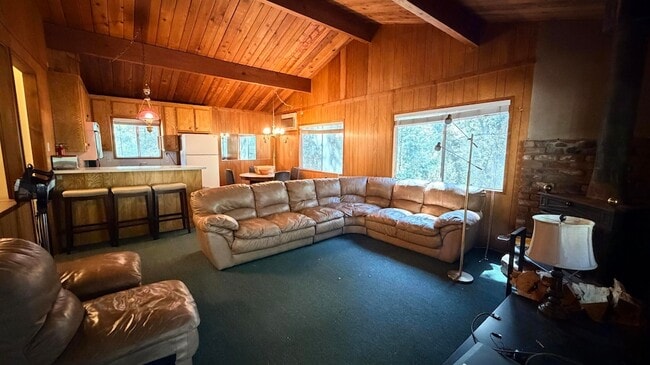 52111 Acorn Ln