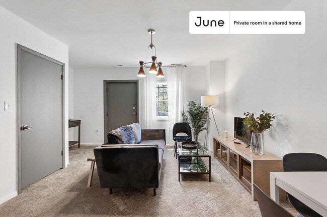 Room in Shared 5 bed/3 bath home in Logan Circle