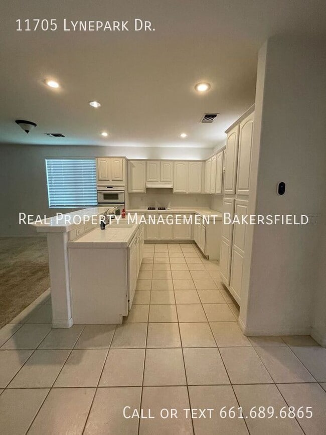 Photo - 11705 Lynepark Dr