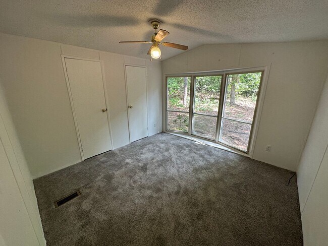 Photo - Private mobile home on large lot! 2 bed 2 ...