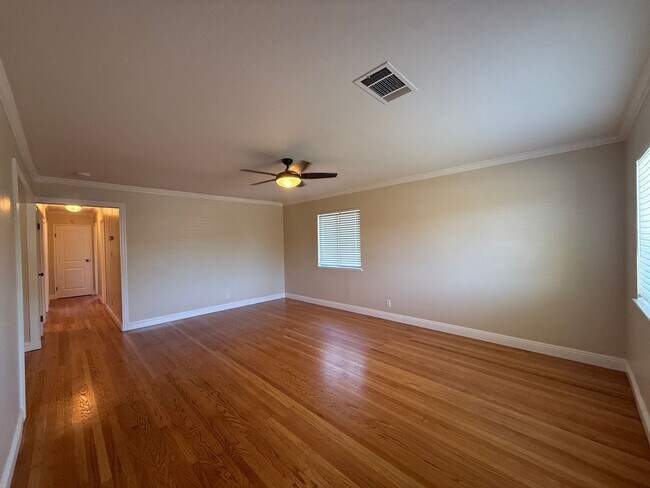 Photo - 309 Plum St