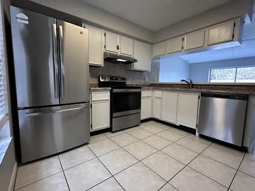 Building Photo - 1935 Bridlewood Way