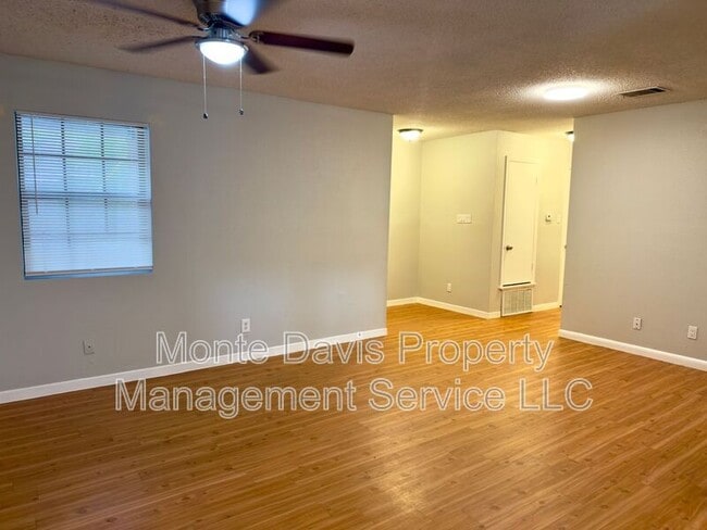 Photo - 115 Waller St Unit A