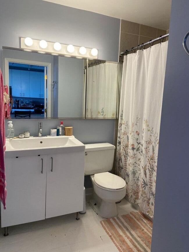 Photo - 5455 N Sheridan Rd Unit Mid level