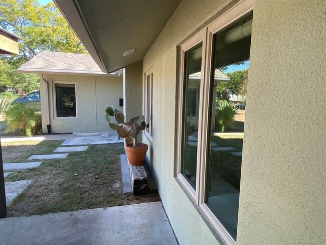 Photo - 1415 Bentwood Rd