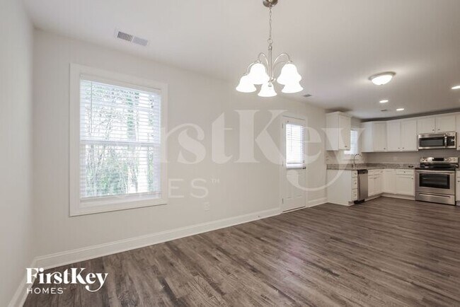 Photo - 6627 Rockwell Blvd