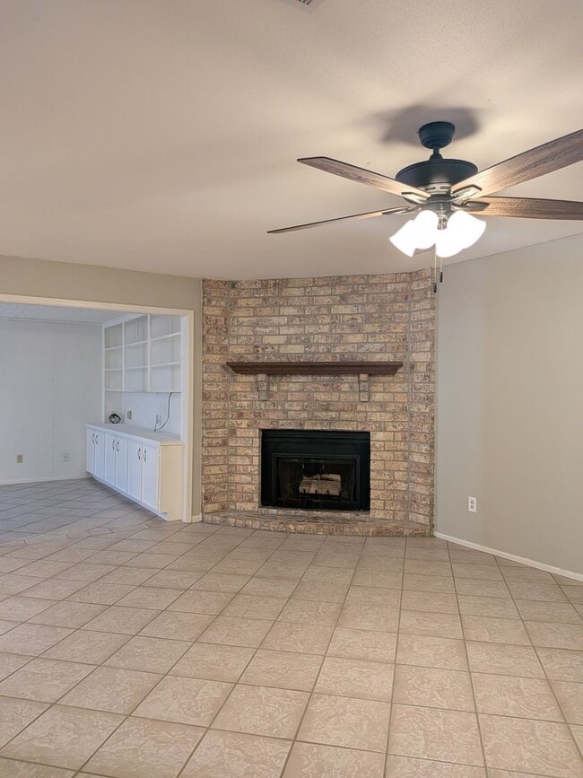 Photo - 976 Sunmeadow Dr