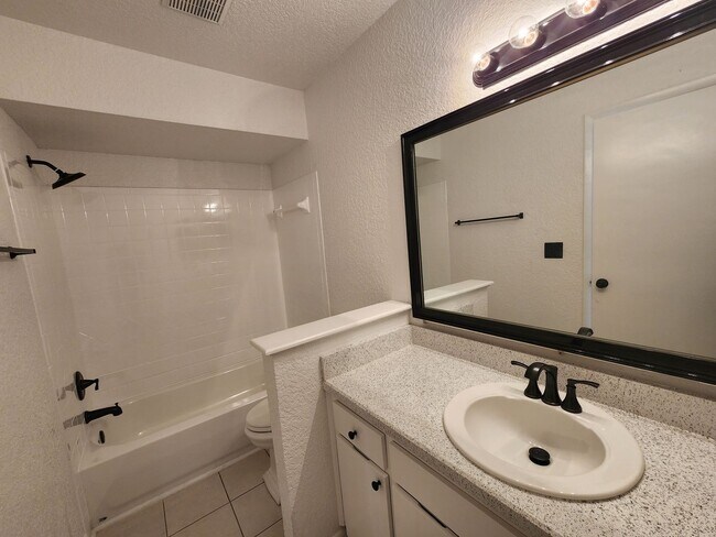 Photo - 14919 Old Pointe Rd