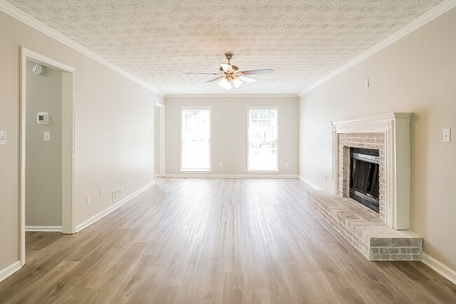 Photo - 1009 Trestle Dr