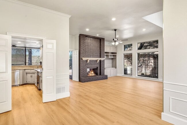 2912 Bluffview Dr
