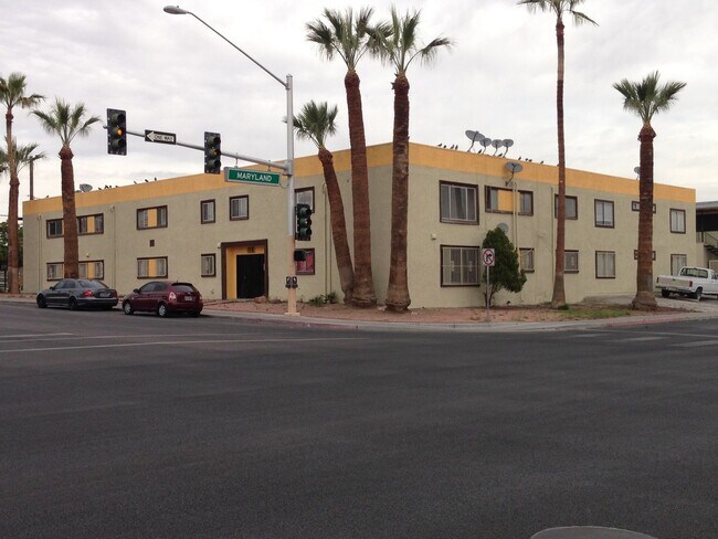 Photo - 1116 E.Ogden Ave #4 Unit 1116 E.Ogden Ave #4