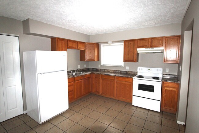 Photo - 3892 Beechton Rd