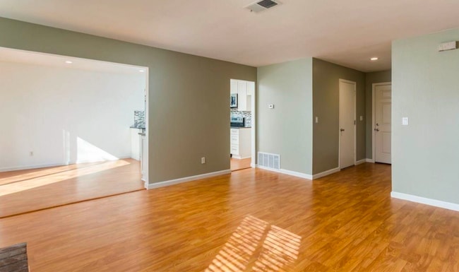 Photo - Beautiful 3 Bedroom Home Located in the City of Pittsburg.