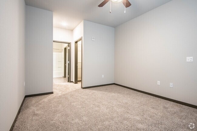 1BR, 1BA - 803SF