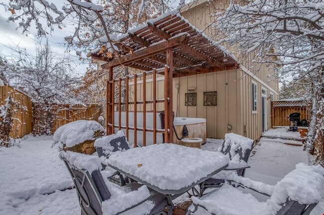 Photo - Furnished 3 Bedroom only 24 minutes from M...