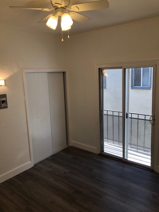 Bedroom - 1352 S Burnside Ave Unit 7