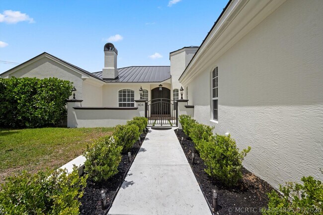 404 Indigo Ave