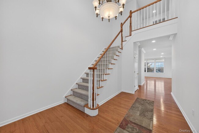 Photo - 5 Clearwater Ct