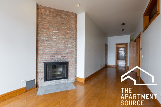 Photo - 1160 W Grand Ave Unidad 2F