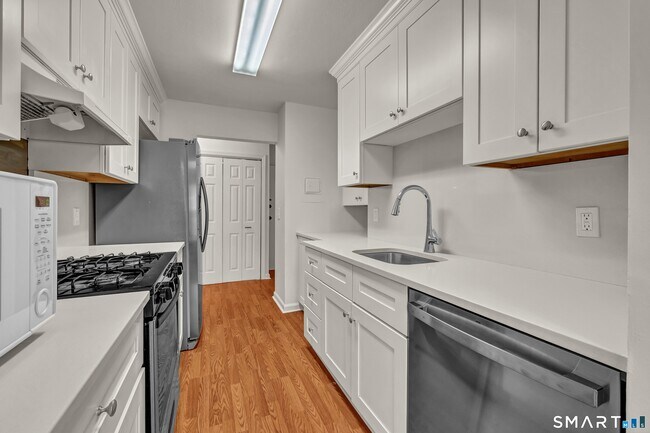 Photo - 57 Lawson Ln Unidad 57