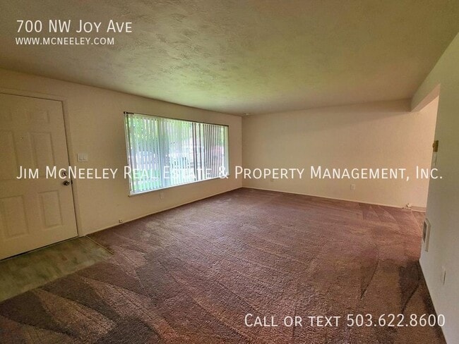 Photo - 700 NW Joy Ave