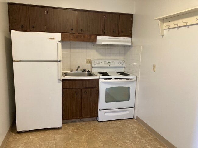 Photo - 554 Churchill Rd