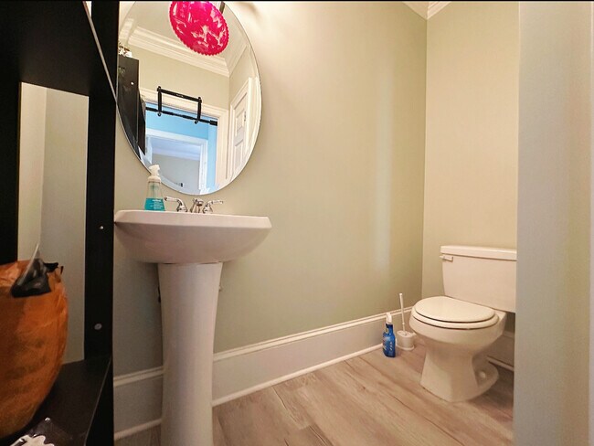 Photo - 422 Waterford Lake Dr Unit 1