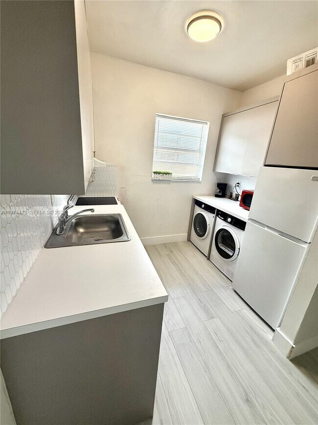 Photo - 1043 NW 2nd St Unit 16