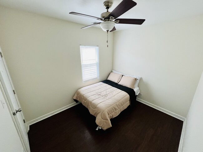 Photo - 1821 W Cullerton St